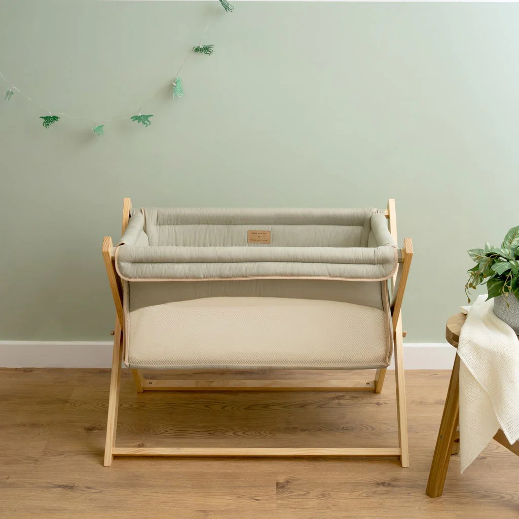 Clair De Lune Organic Folding Crib - Image 3