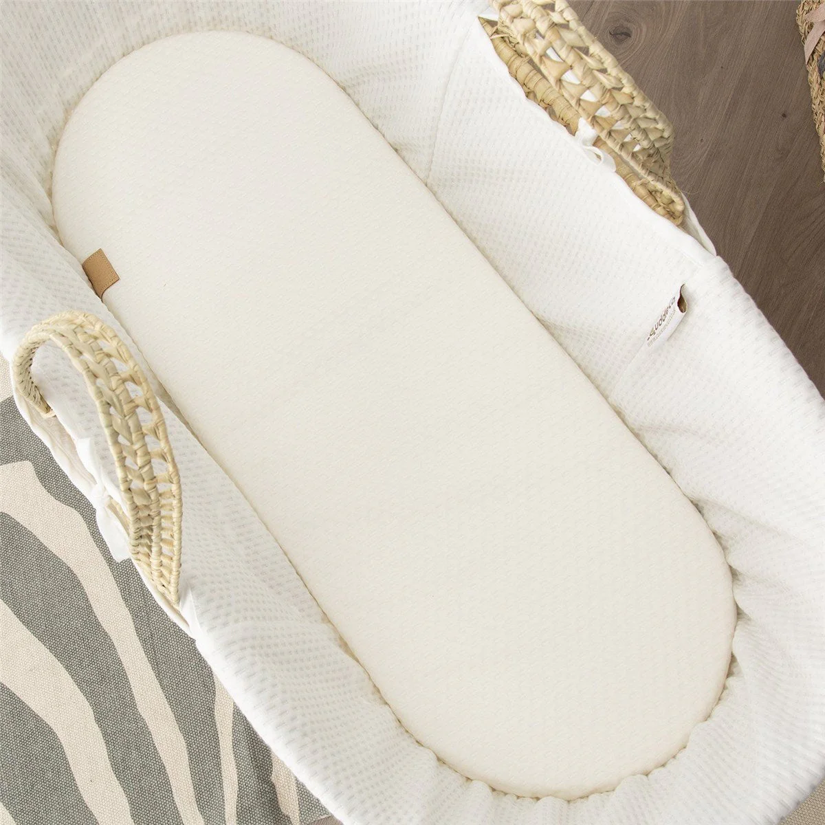 CuddleCo Little Me Hypo-Allergenic Bamboo Moses Basket Mattress - Image 7