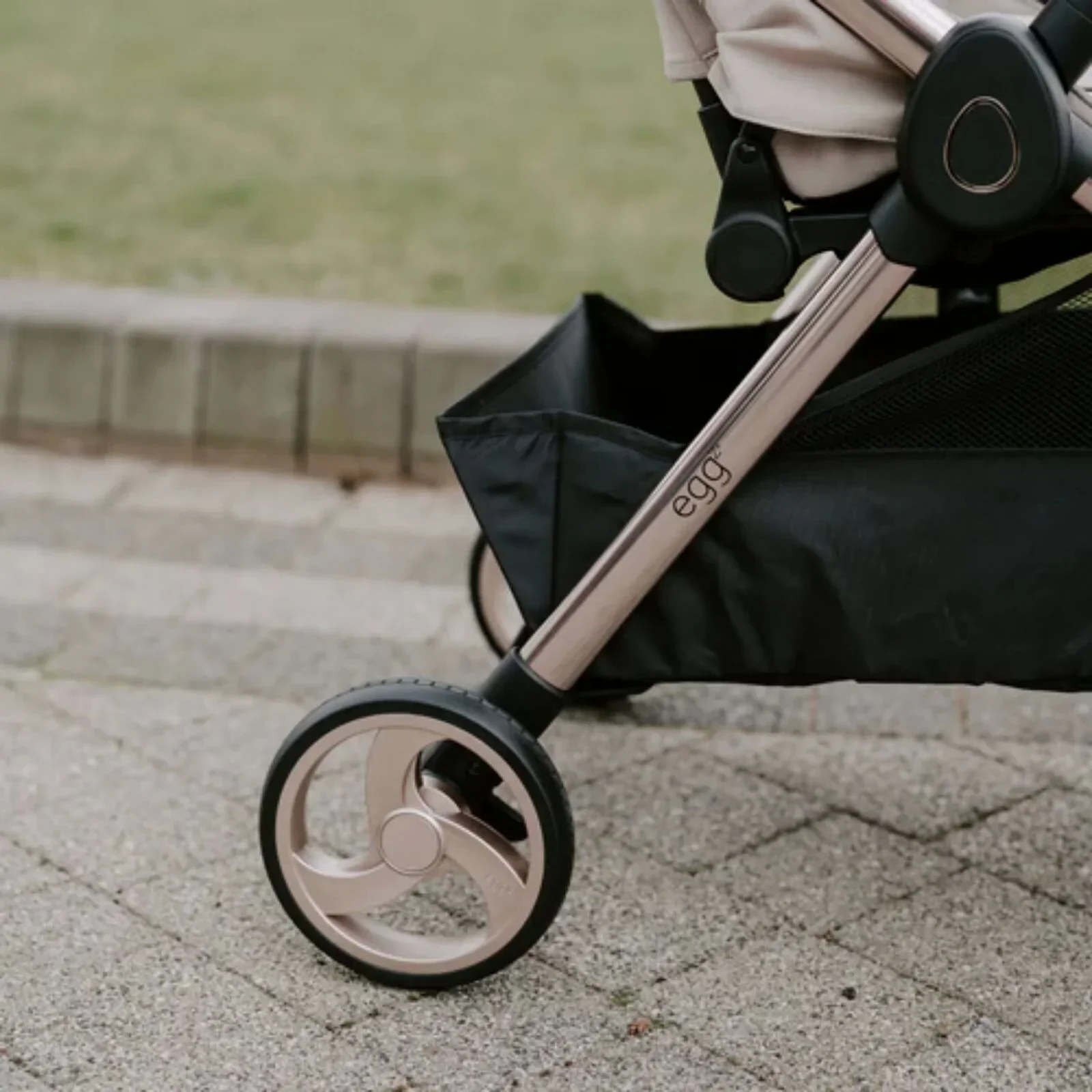 eggZ® Stroller - Chocolate Velvet - Image 19