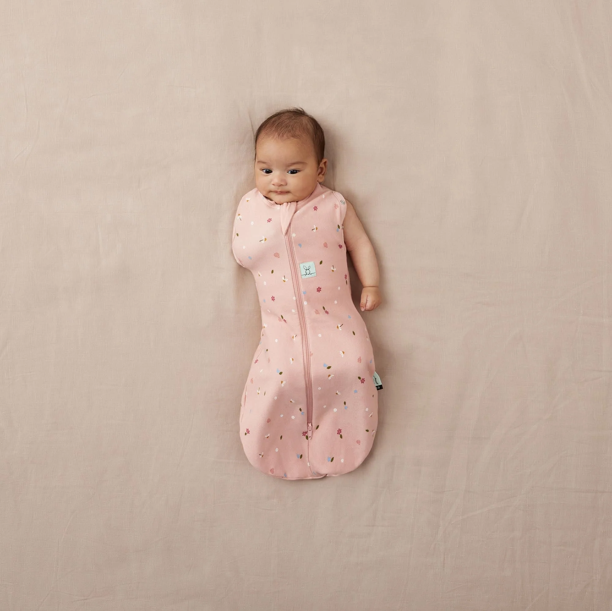 ergoPouch - Organic Summer Cocoon Swaddle Sleeping Bag - Daisy 0.2 TOG - Image 3