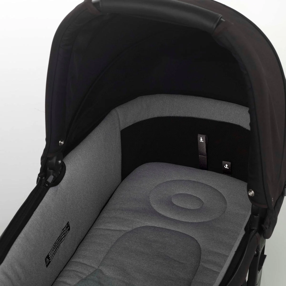 Jane Crosslight 3, 3-in-1 Travel System with Sweet Carrycot & Koos iSize Car Seat Bundle - Image 17