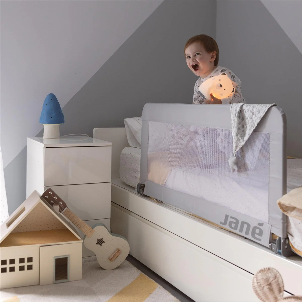 Jane Foldable Bed Guard Rail & Travel Bag - Image 3