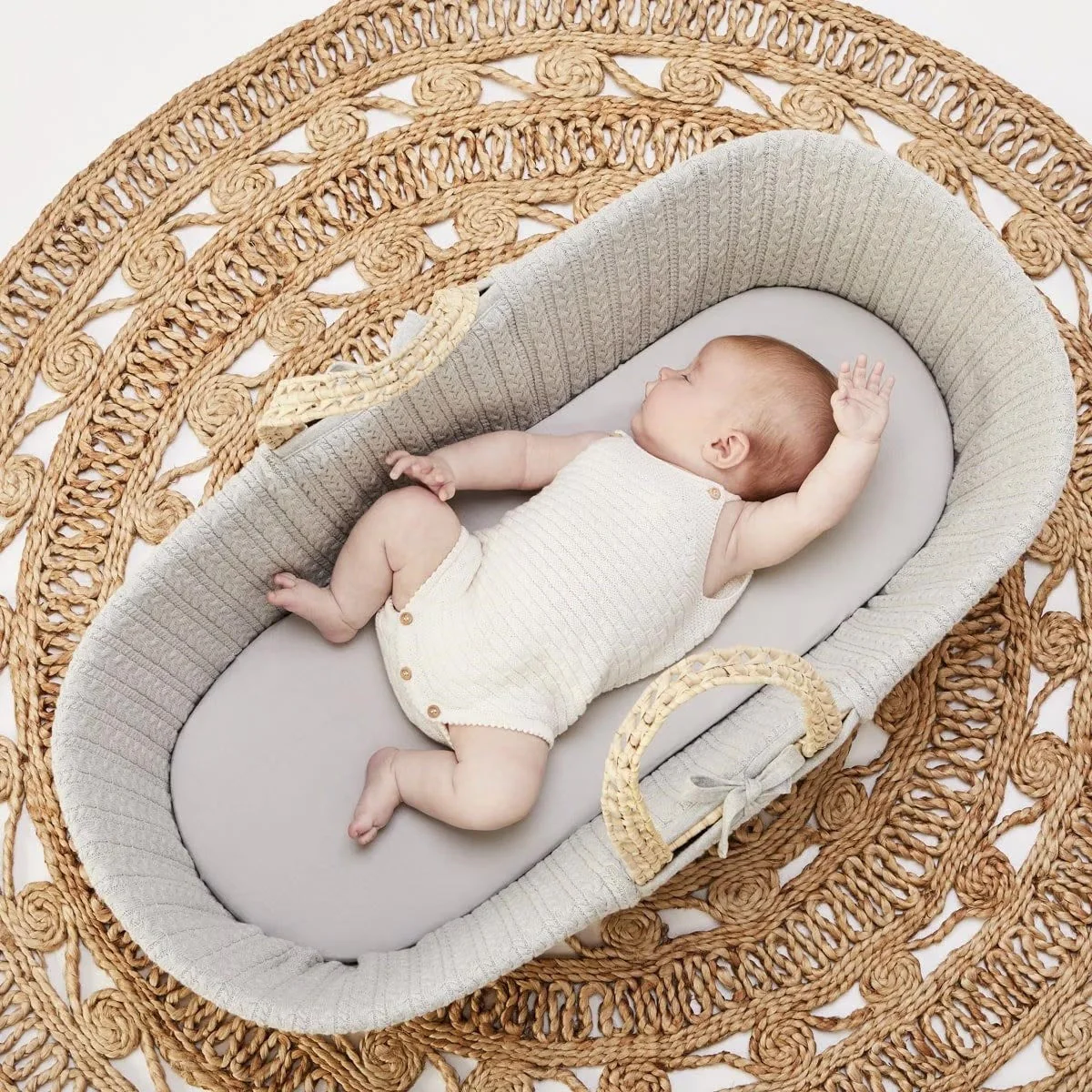 Little Green Sheep Natural Knitted Moses Basket & Mattress - Image 5