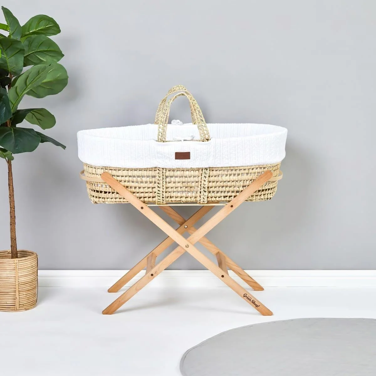 Little Green Sheep Natural Knitted Moses Basket & Mattress - Image 8