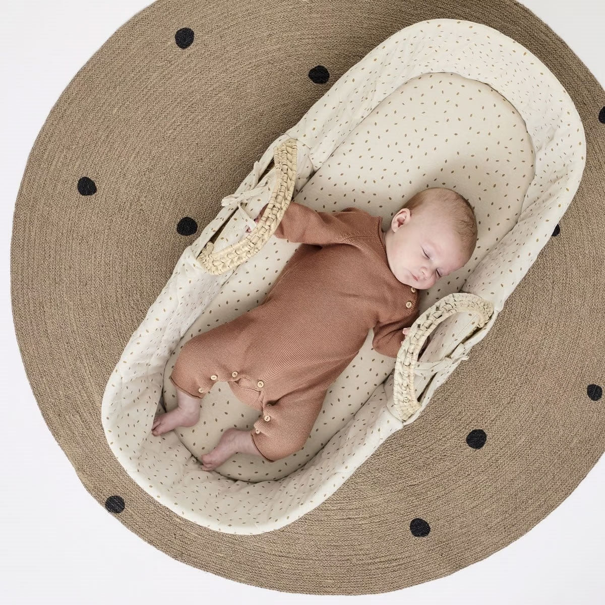 Little Green Sheep Natural Quilted Moses Basket + Mattress - Image 10