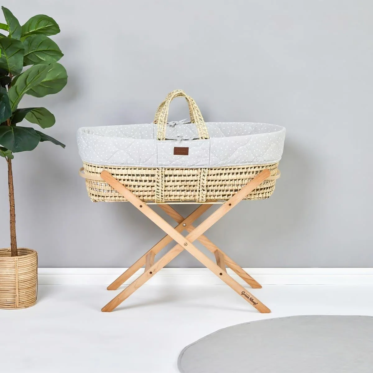 Little Green Sheep Natural Quilted Moses Basket + Mattress - Image 11