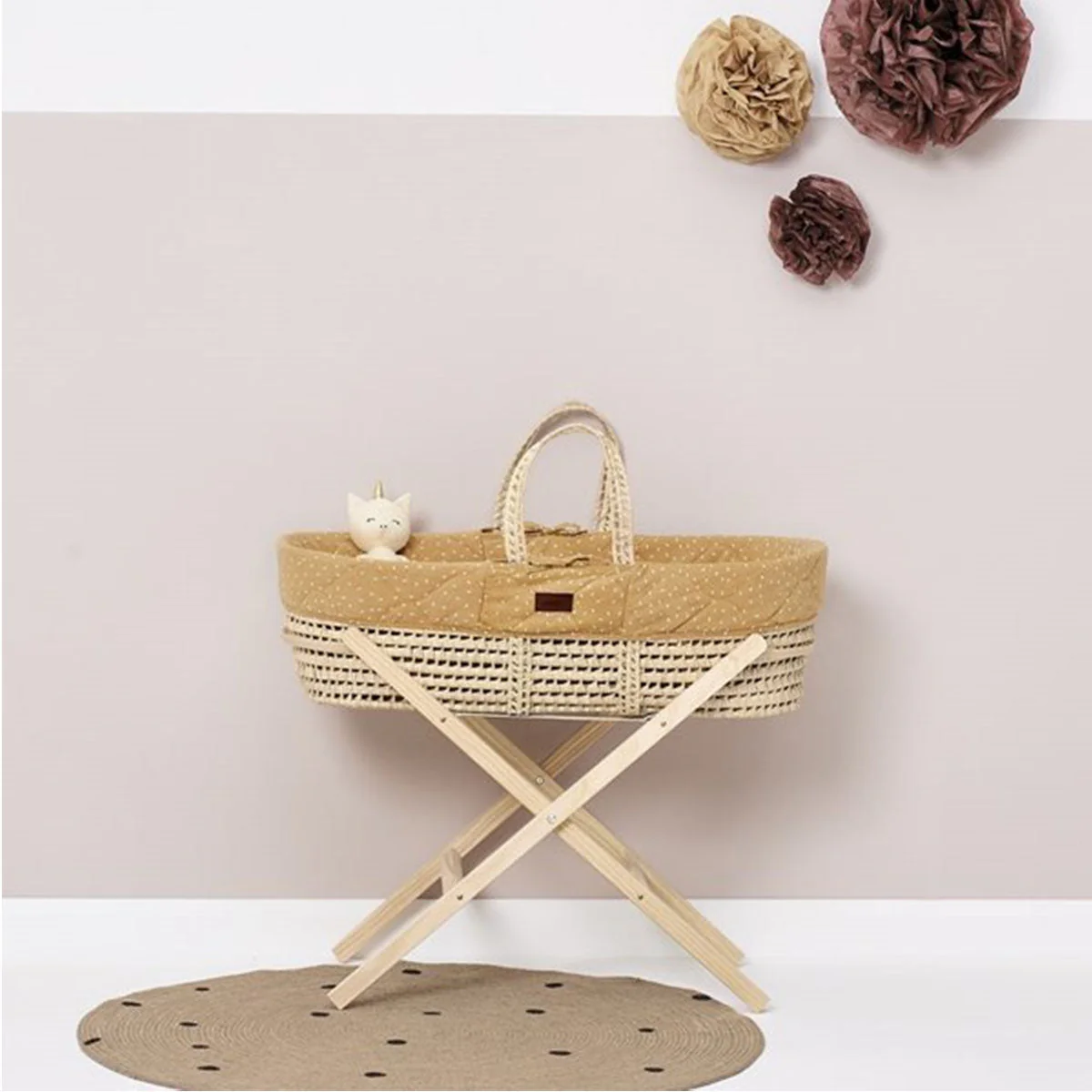 Little Green Sheep Natural Quilted Moses Basket + Mattress - Image 13