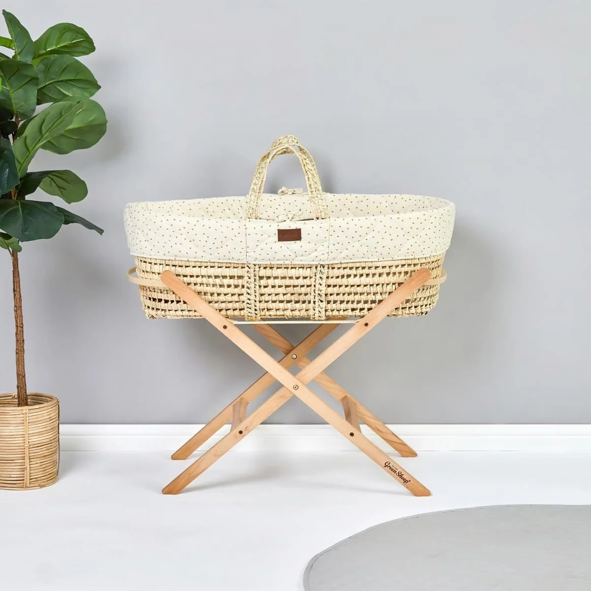 Little Green Sheep Natural Quilted Moses Basket + Mattress - Image 9