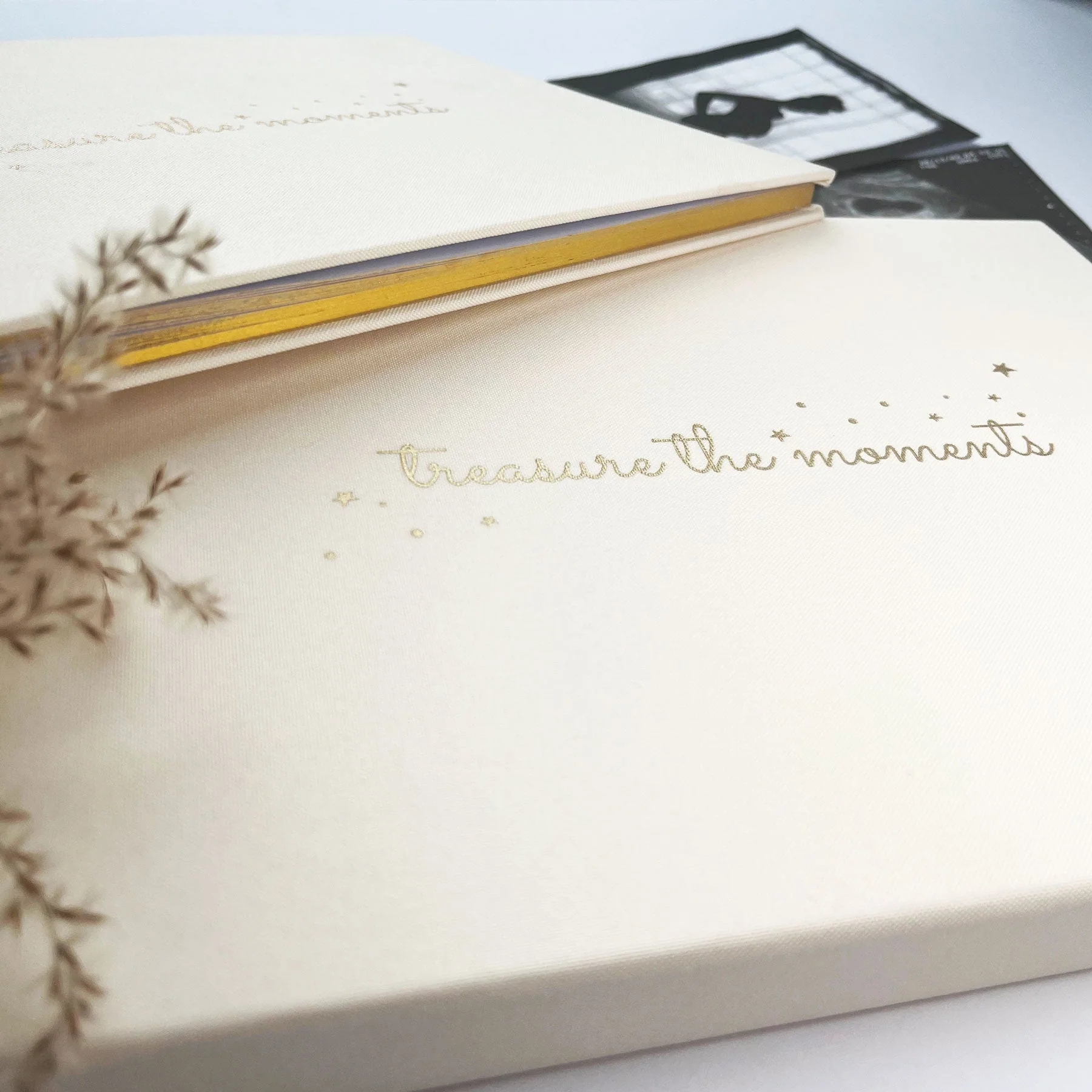 LUXURY BABY MEMORY BOOK - Image 2