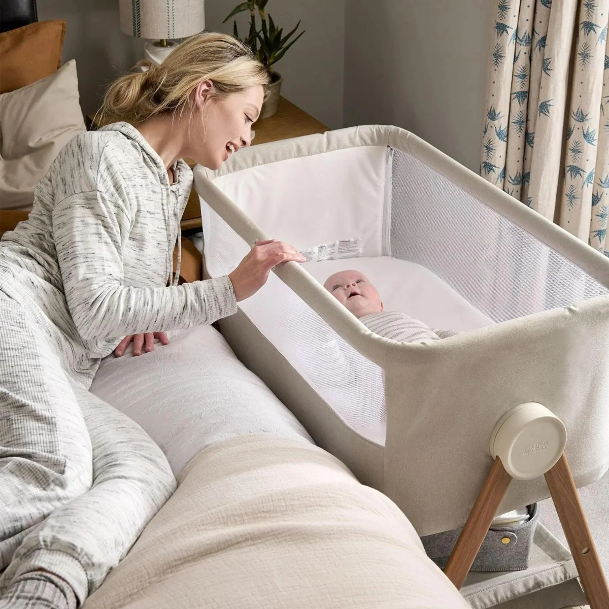 Mamas & Papas Lua Bedside Crib - Image 2