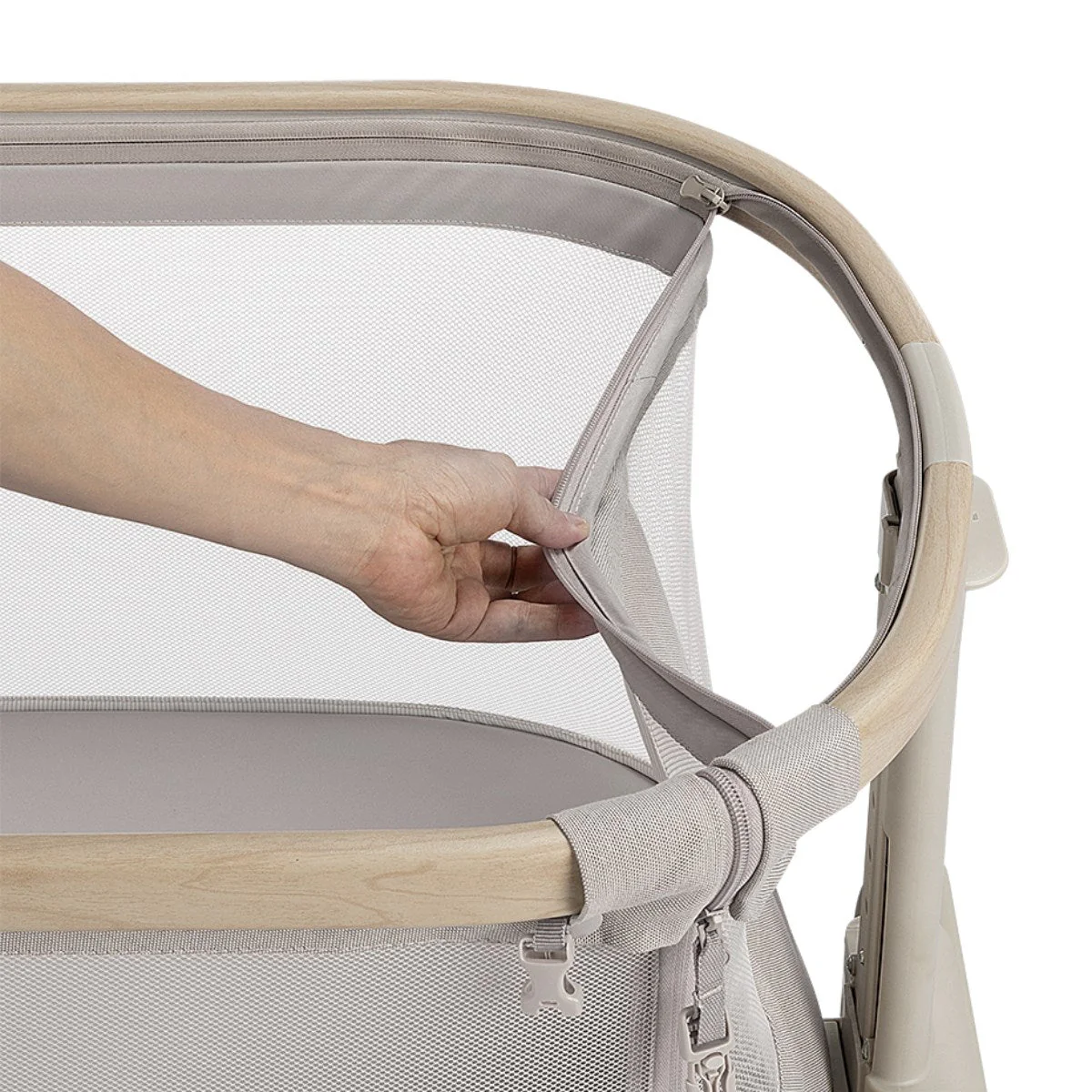 Maxi-Cosi Iora Air Co-Sleeper - Image 18