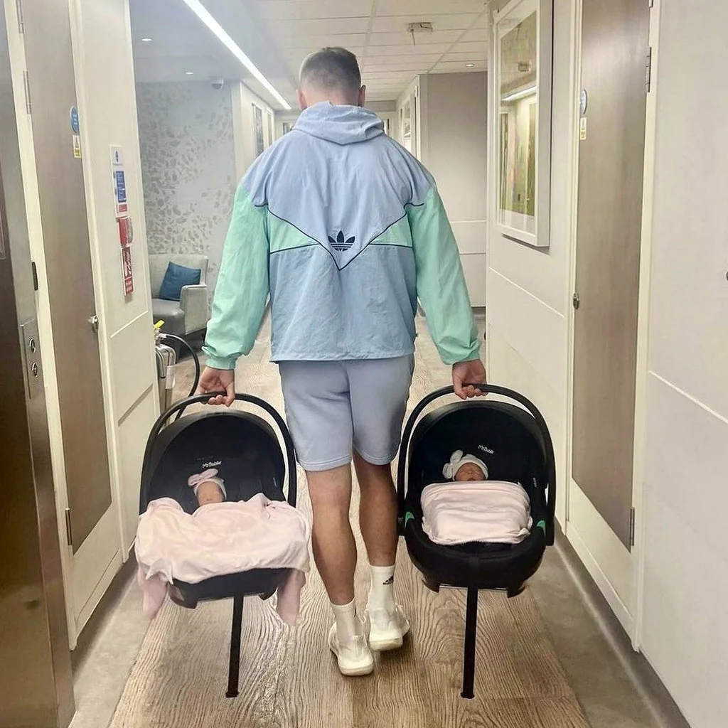 My Babiie iSize Infant Carrier and Isofix Base - Image 10