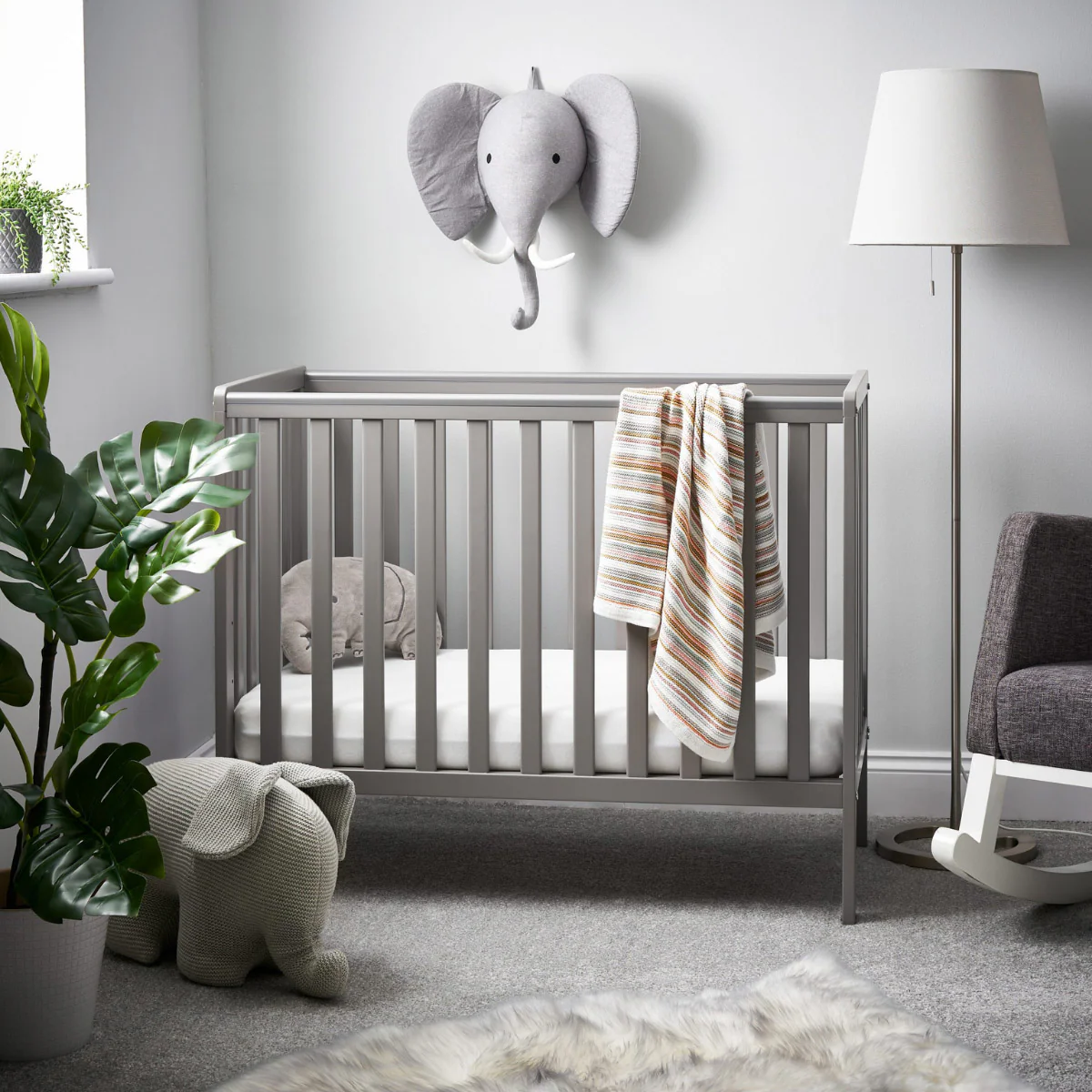 OBaby Bantam Space Saver Cot - Image 5