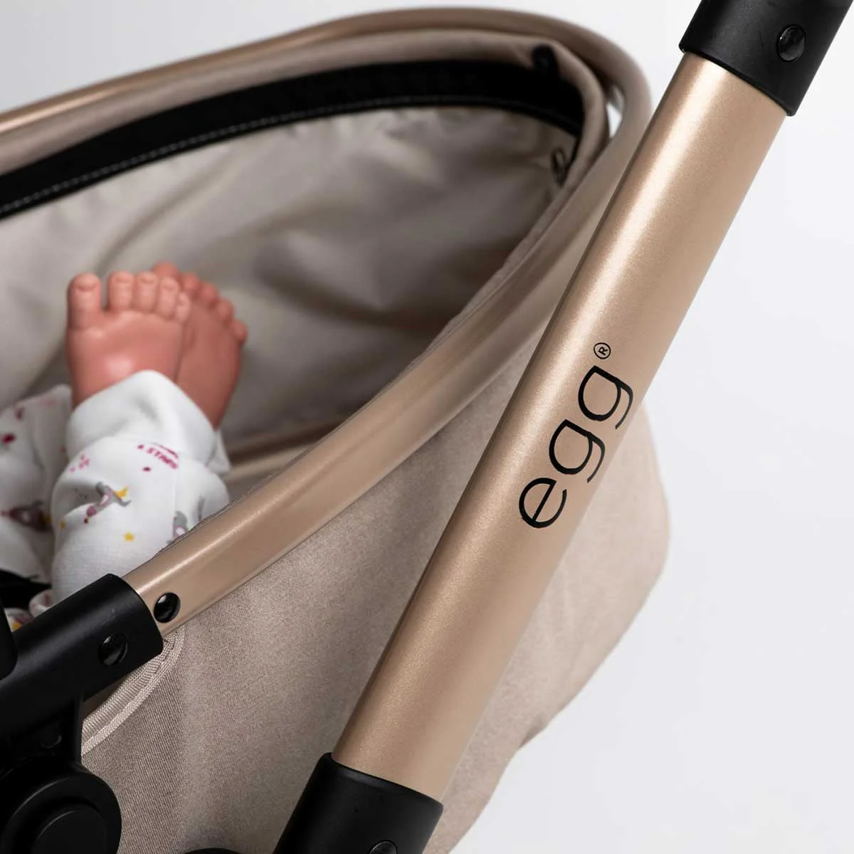 Roma Egg Dolls Pram - Image 9