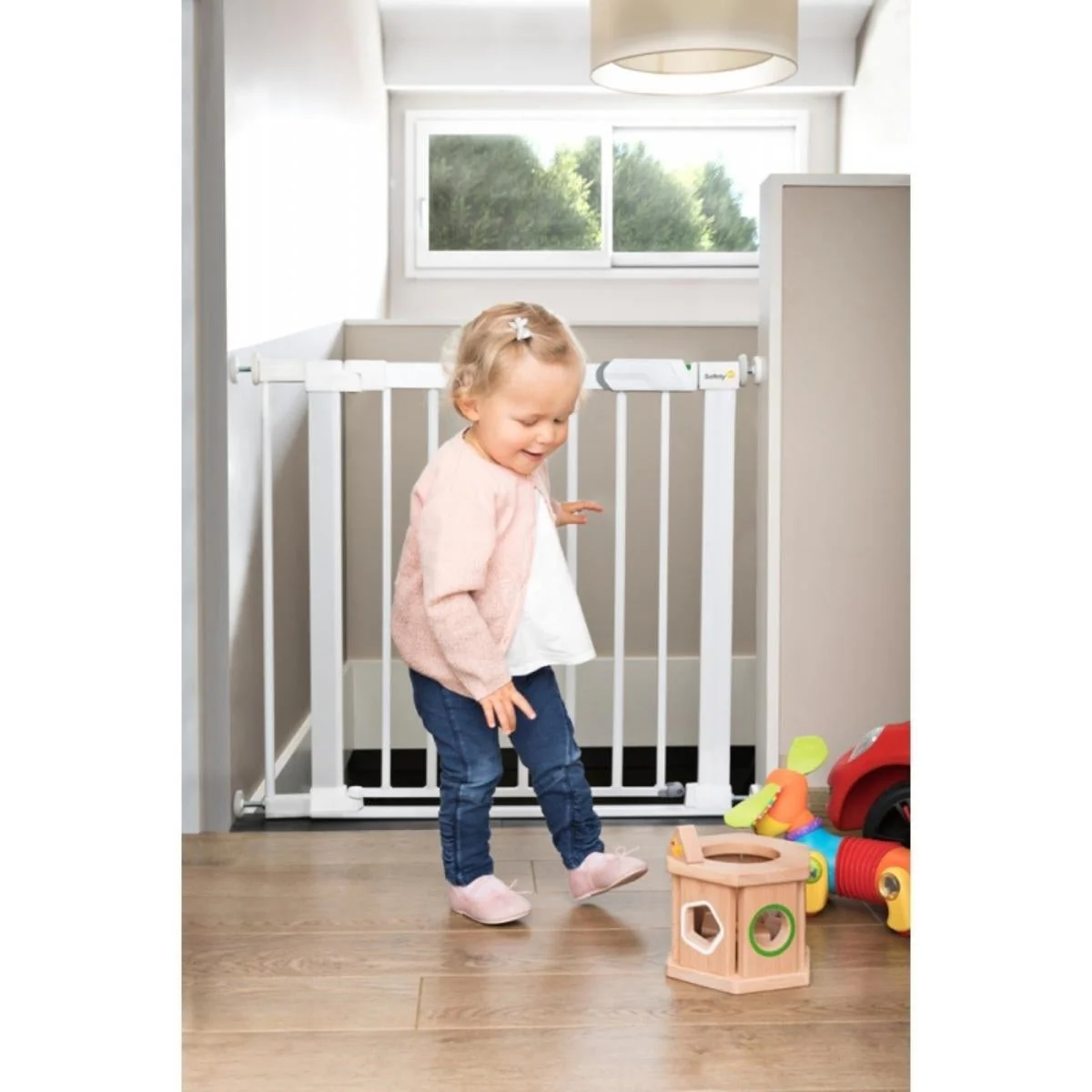 Safety 1st Flat Step Pressure Gate (73-80cm) - Image 2