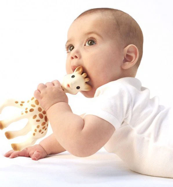 Sophie La Girafe Original Teether with Gift Box - Image 2