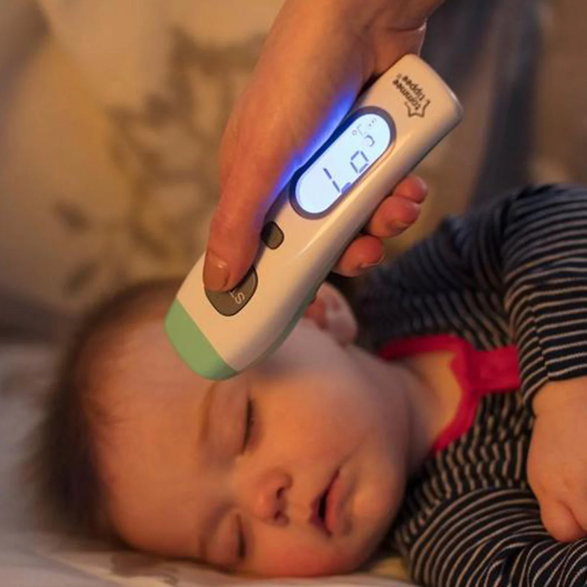 Tommee Tippee No Touch Forehead Thermometer - Image 4