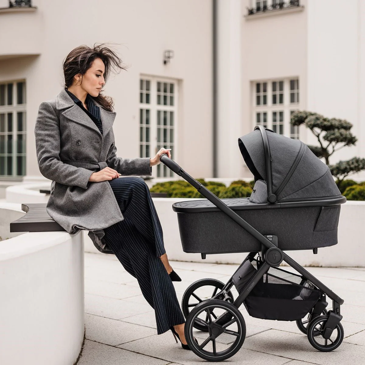 Venicci Tinum Edge 3in1 + Isofix Base Complete Travel System Bundle - Image 28