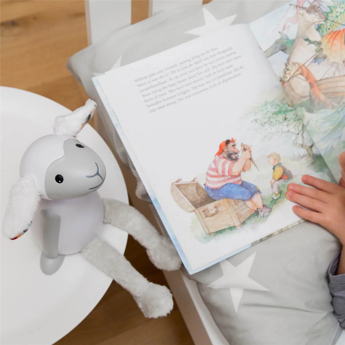 Zazu Fin the Sheep - Reading and Night Light Soft Toy - Image 4